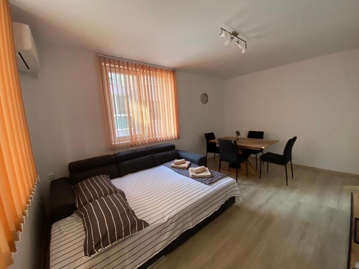 Apartamenti Eli 포마리 외부 사진